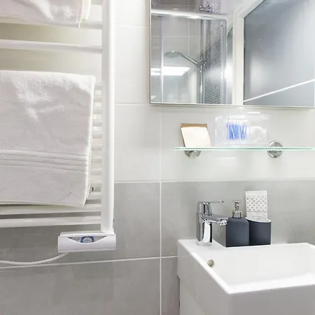 乌斯汝尔南特麦哲伦公寓 公寓 南特