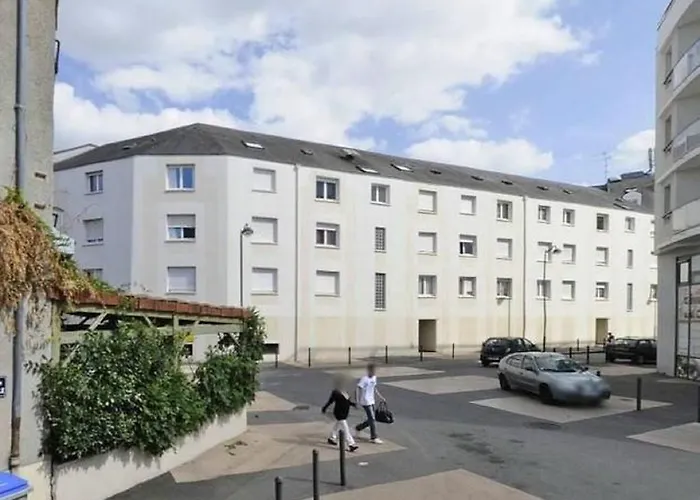 Unsejouranantes - Le Magellan